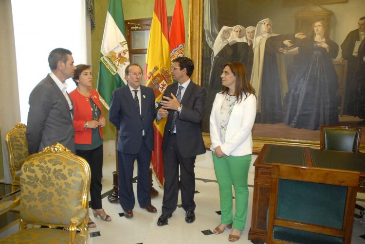 De Llera, en una visita al Ayuntamiento de Granada.