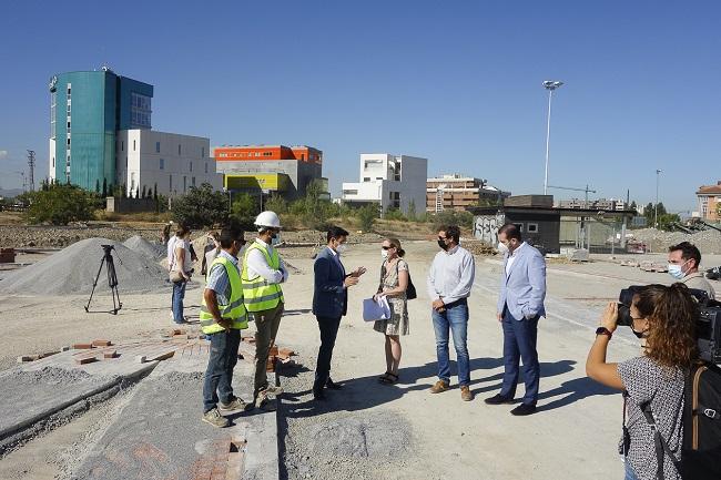 Visita a los trabajos del nuevo parque junto a Los Cármenes.