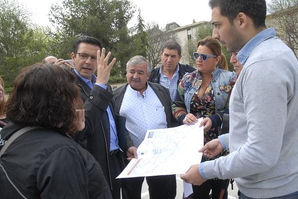 El alcalde y el concejal de Participación con representantes vecinales de Parque Nueva Granada. El alcalde y el concejal de Participación con representantes vecinales de Parque Nueva Granada.