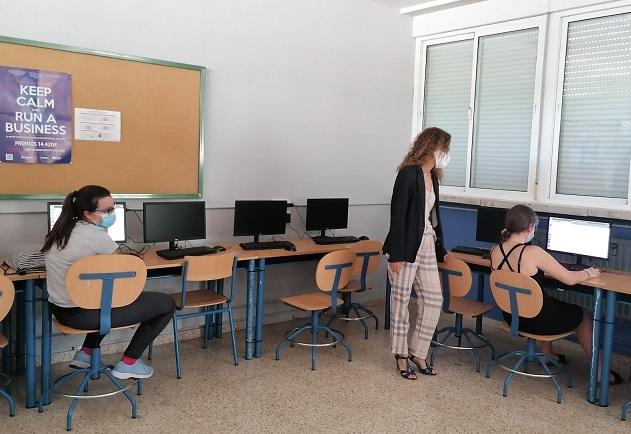Visita al refuerzo estival del IES Cartuja Visita al refuerzo estival del IES Cartuja.