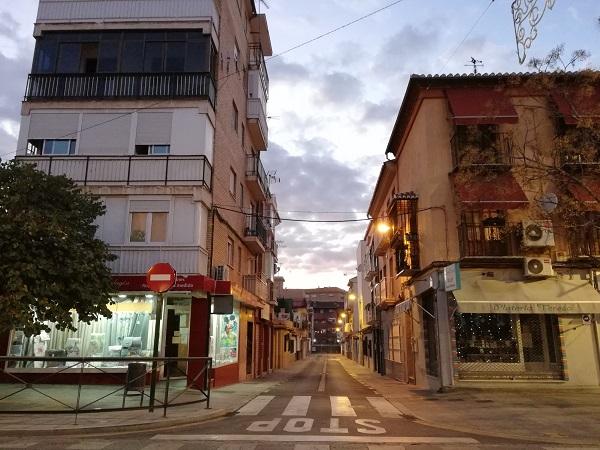 Calles del Zaidín en las primeras horas del cierre. Calles del Zaidín en las primeras horas del cierre.