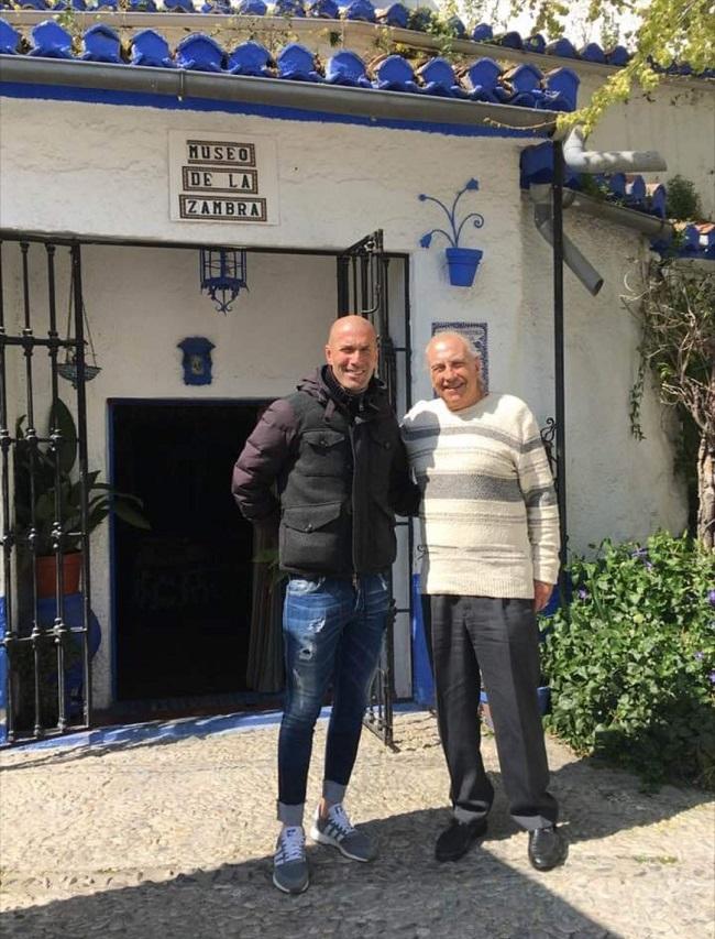 Zinedine Zidane con Curro Albayzín.