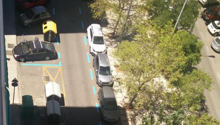 Uno de los carriles ya está pintado como zona azul.