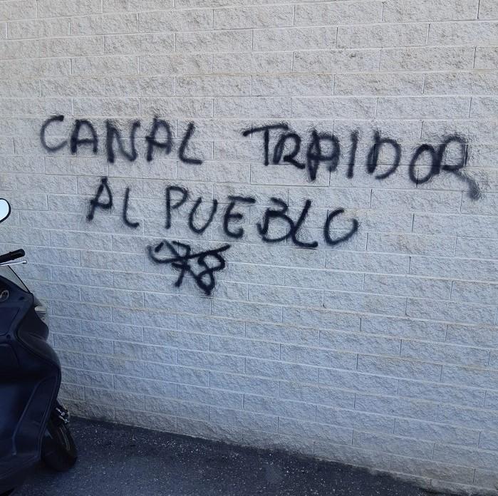 Pintada en la sede de Canal Sur Granada.