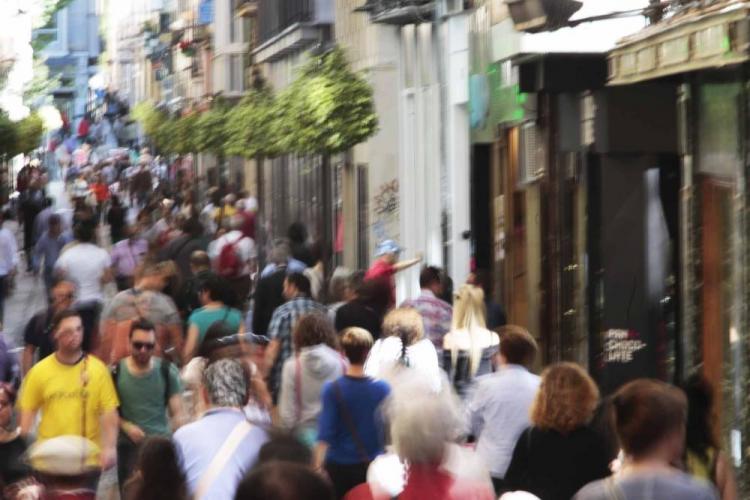 La calle Mesones, un lugar propicio para evitar el saludo.