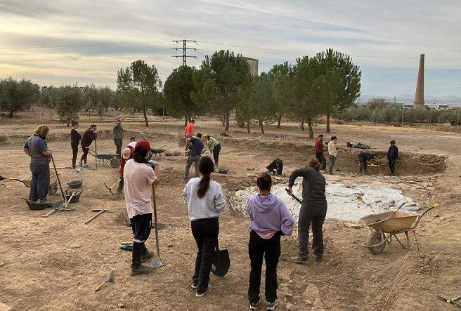 Trabajos de excavación en el yacimiento de Medina Elvira.