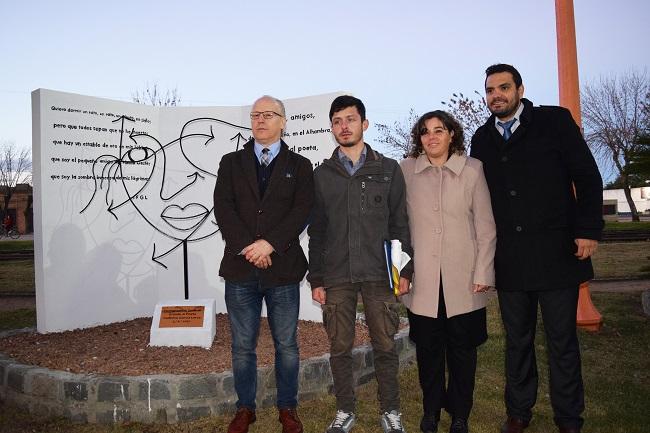 Inauguración del monumento dedicado a Lorca en Sarandí Grande.