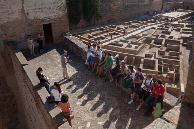 La Alhambra se abre al público este martes de forma gratuita. 