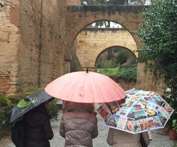 La Alhambra anima a disfrutar de este camino medieval. 