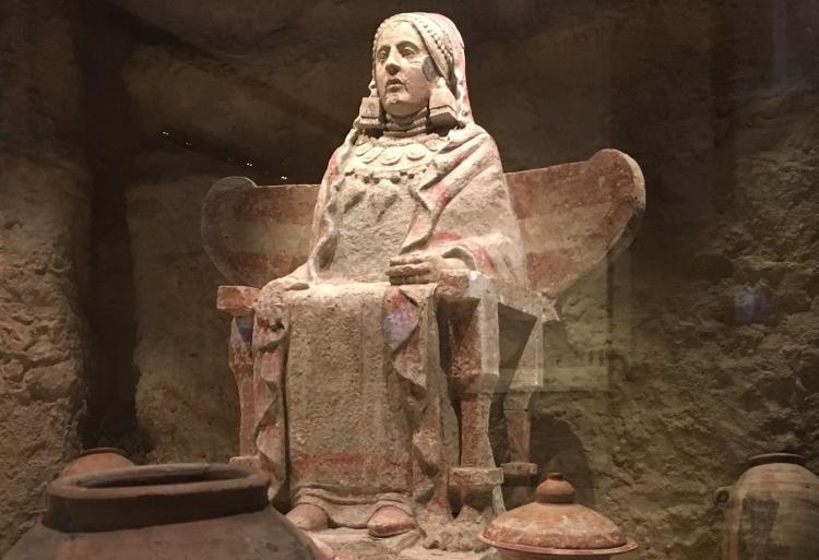 La Dama de Baza en el Museo Arqueológico Nacional. La Dama de Baza en el Museo Arqueológico Nacional.
