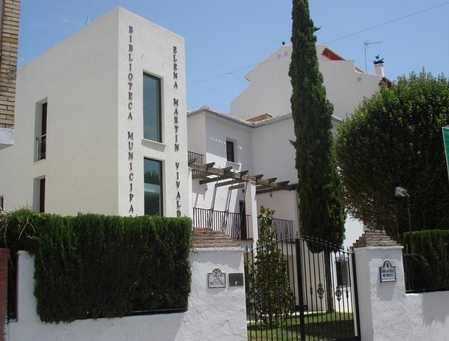 Biblioteca municipal 'Elena Martín Vivaldi' de Cenes de la Vega. 