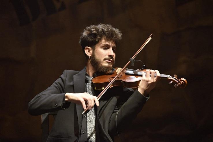 El violinista Ángel Bocanegra.