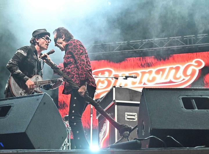 Actuación de los legendarios Burning en el Nostalgia Fest de Torrenueva.