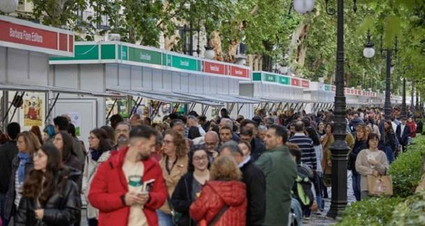 La Carrera de la Virgen, repleta de público durante uno de los días de la feria. 