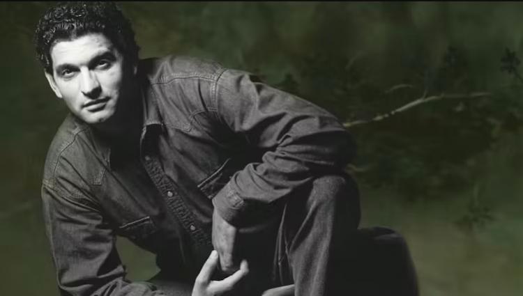 Retrato de Carlos Cano.