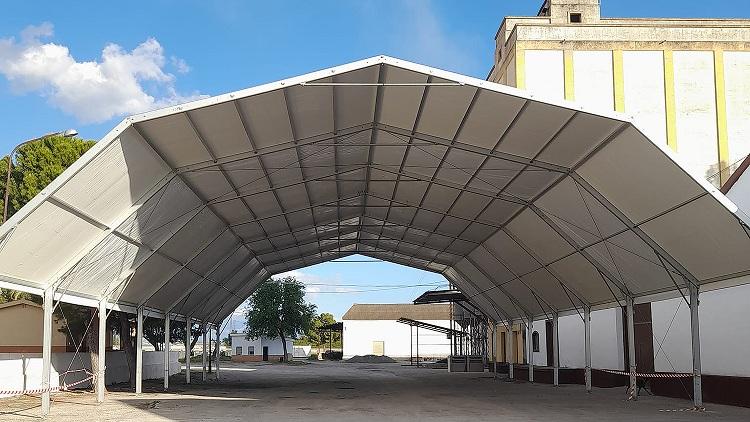 Carpa prepara para albergar los conciertos del Piorno Rock.