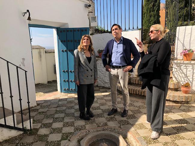 Eva Martín supervisa personalmente la restauración.