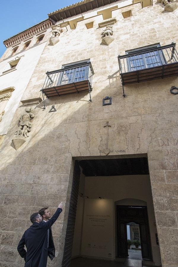 La intervención en la fachada era muy necesaria ante los efectos de la polución y los años de erosión. La intervención en la fachada era muy necesaria ante los efectos de la polución y los años de erosión.