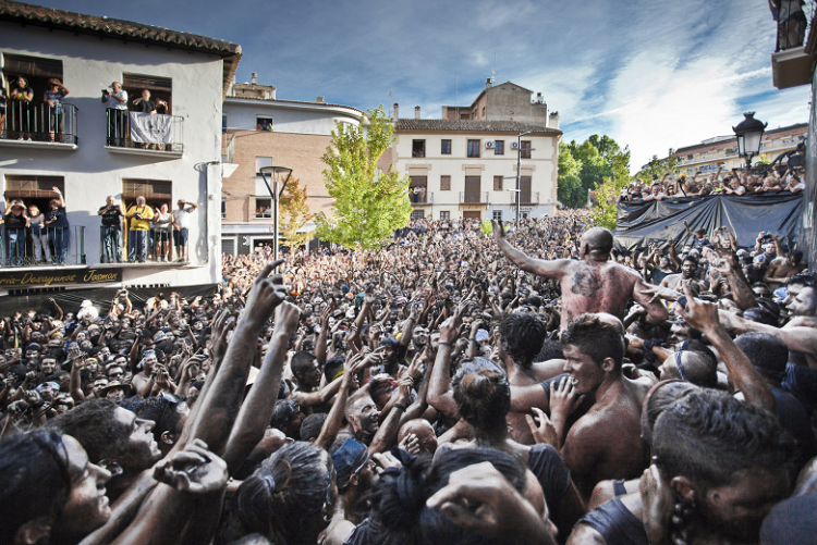 Espectacular imagen del Cascamorras.