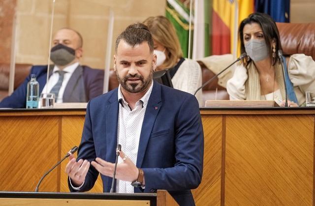 Jesús Fernández en una imagen de archivo en el pleno del Parlamento.