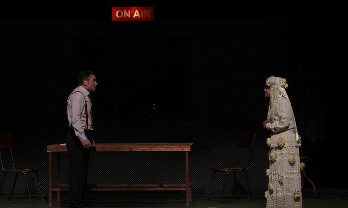 Un momento de la representación. Un momento de la representación.