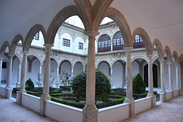 Claustro del conjunto del antiguo Convento de Santo Domingo de Baza.