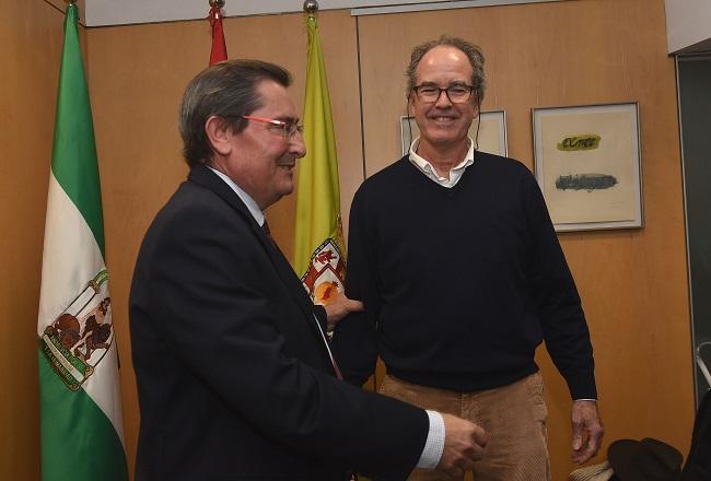 José Entrena con Tony Guerrero, hijo del gran artista.