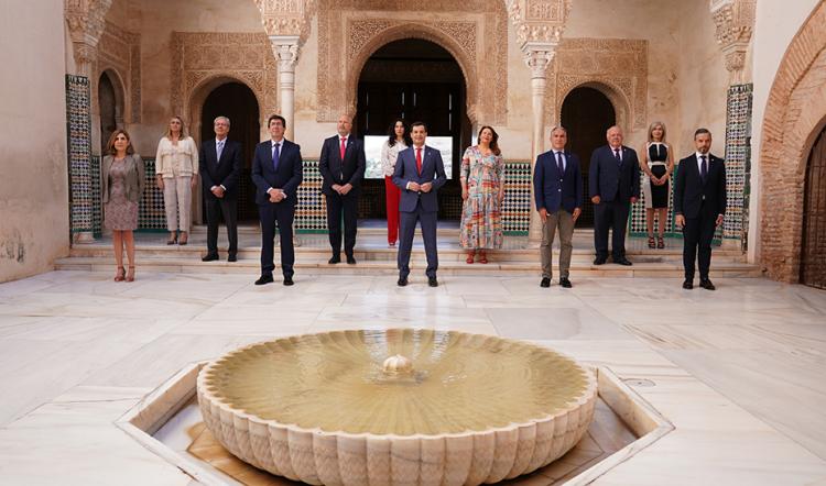 Juan Manuel Moreno ha presidido en la Alhambra la reunión semanal del Consejo de Gobierno de la Junta.