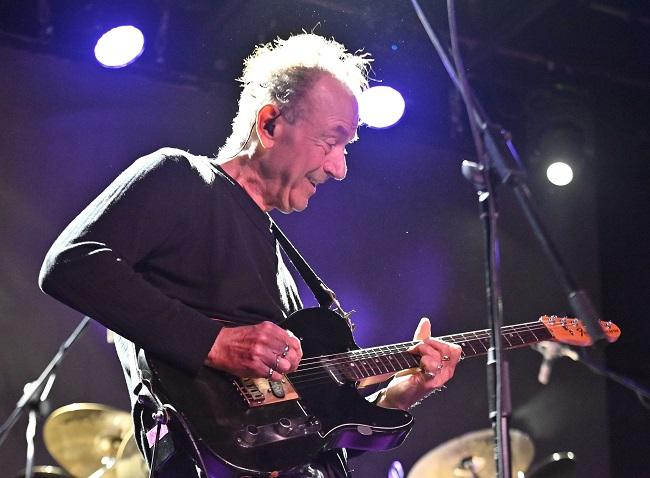 Hugh Cornwell, en el escenario.