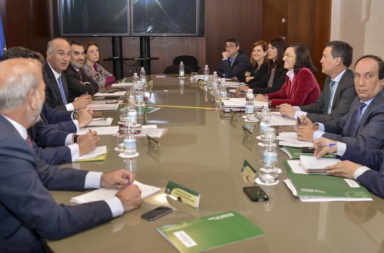 Reunión en Sevilla entre los responsables de Cultura de Junta y Gobierno.