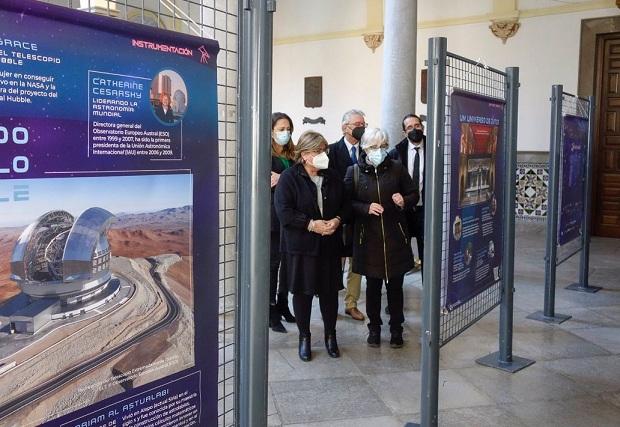 La exposición se ha inaugurado este lunes en el patio del Ayuntamiento. 