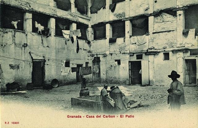 Imagen antigua del Corral del Carbón.