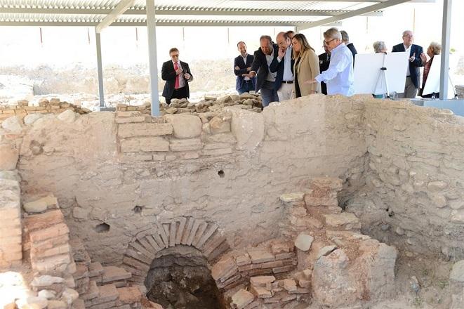 Visita de la consejera de Fomento a las excavaciones Visita de la consejera de Fomento a las excavaciones.