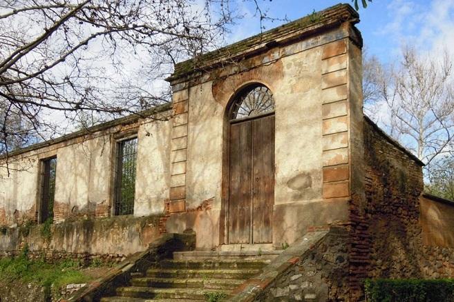 Fachada del Carmen de Peñapartida o de los Catalanes.