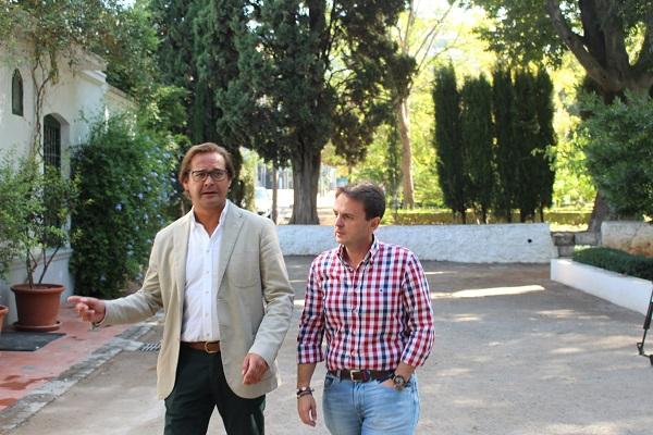 Fuentes y Granados en su visita a la Huerta de San Vicente.