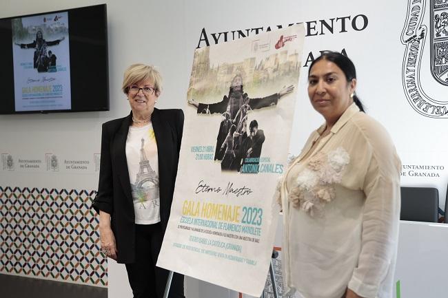 La concejala de Cultura y la directora de la Escuela de Flamenco Manolete.
