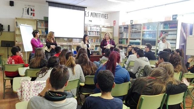 Presentación del poemario en el IES Montevives.