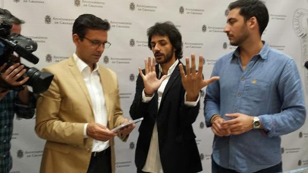 Juan Habichuela con Francisco Cuenca y Eduardo Castillo. Juan Habichuela con Francisco Cuenca y Eduardo Castillo.