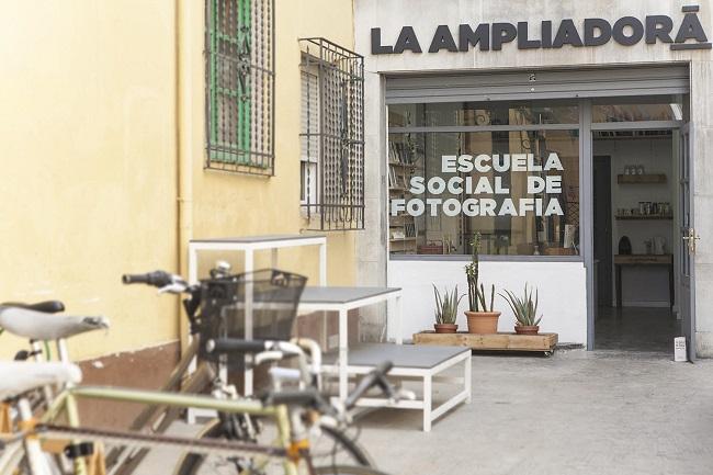Sede de La Ampliadora, en el corazón del barrio de la Magdalena. Sede de La Ampliadora, en el corazón del barrio de la Magdalena.