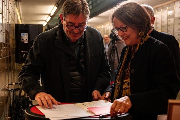 Luis García Montero junto a Elena García de Paredes.