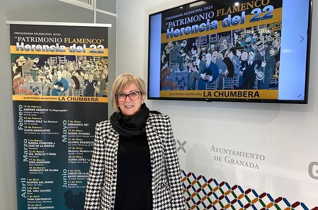 María de Leyva, junto al cartel del ciclo flamenco. 