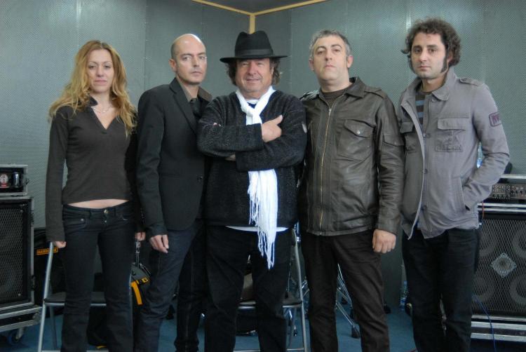 Enrique Morente junto a Lagartija Nick. Enrique Morente junto a Lagartija Nick.