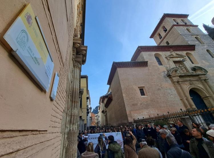 Concentración a las puertas del Arqueológico.