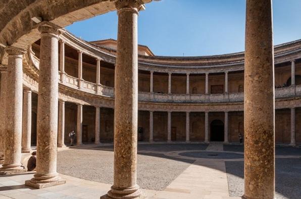 La explanada del Palacio de Carlos V acogerá uno de los conciertos. 