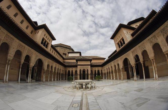 Patio de los Leones.