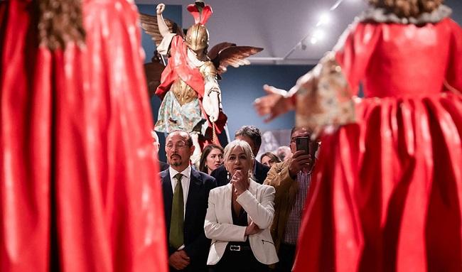 Patricia del Pozo, en la inauguración de la exposición en Granada.