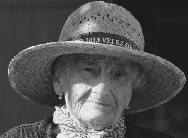 Pilar Granados, superviviente de la tragedia, a sus 95 años, en Vélez de Benaudalla.