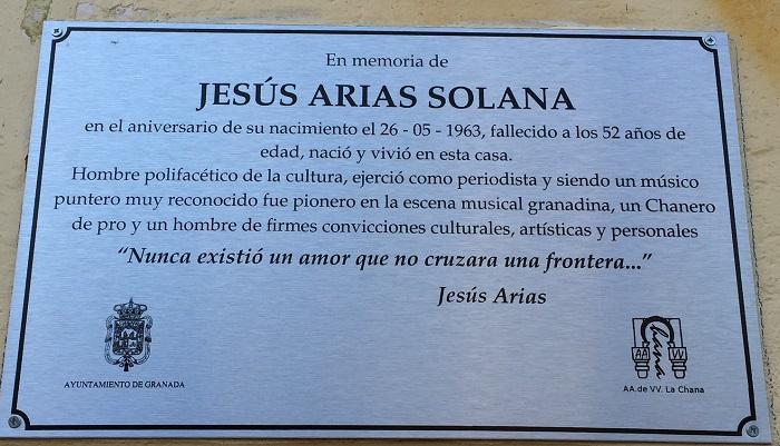 Placa de homenaje a Jesús Arias. Placa de homenaje a Jesús Arias.