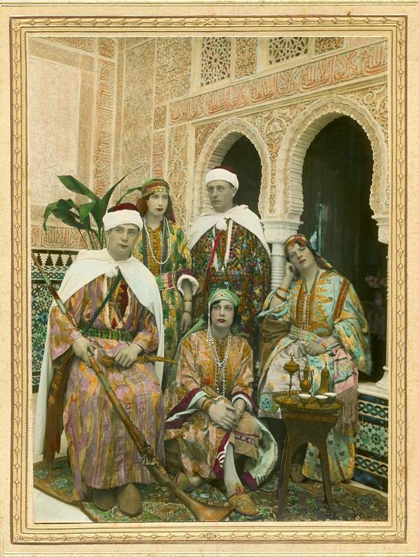 Retrato coloreado de Señán en su nueva galería la Mezquita de Boabdil abierta en Córdoba.