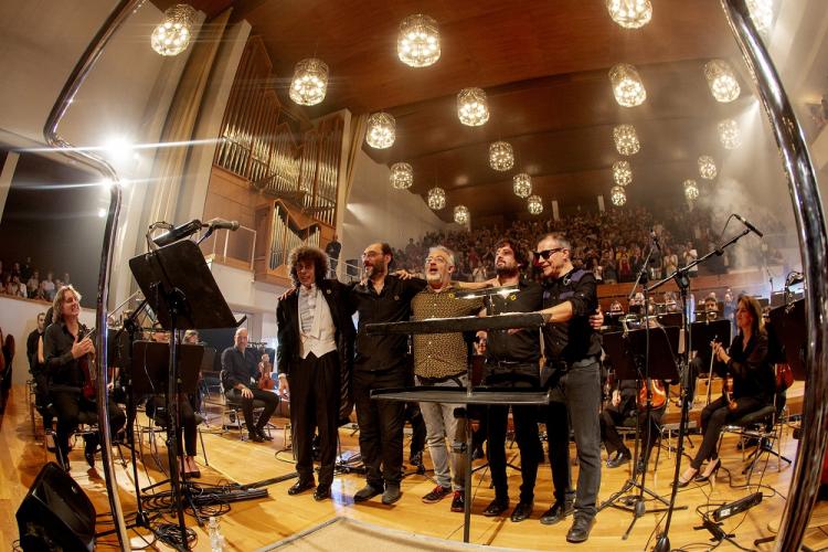 Alonso Díaz Carmona, Jota, Eric, David Montañés y Floren, saludan al respetable.